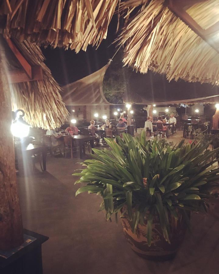 Hector Suites & Beach Hotel Curacao Bagian luar foto